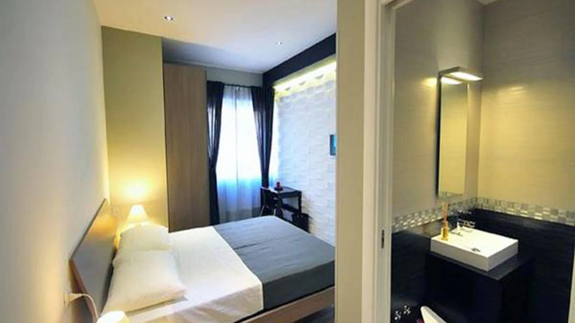 Living Bed & Breakfast Rome Italy